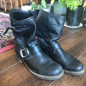 Frye Veronica pull on boot